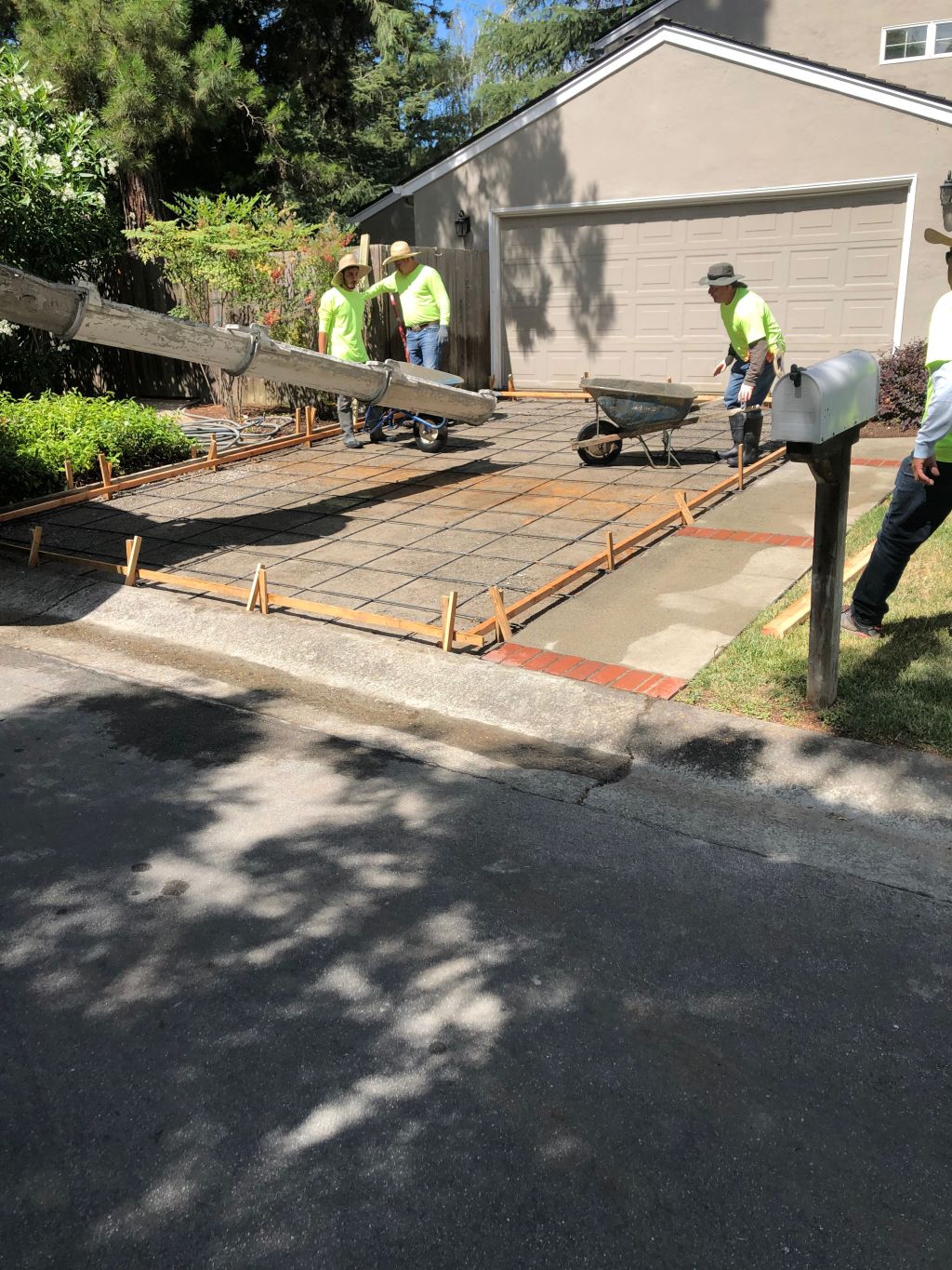 Precision Asphalt Compaction & Laydown